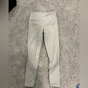 Athleta mesh leggings and matching gray camo sports bra NEW !! Must see